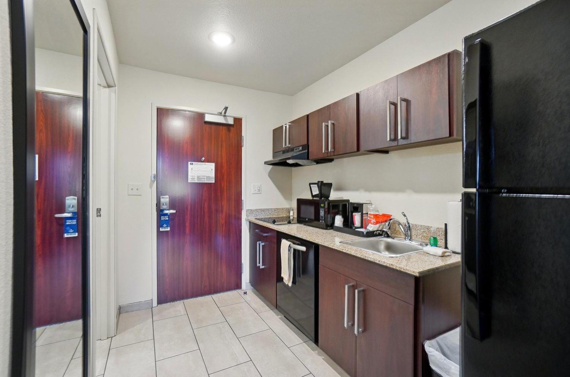 Cobblestone Hotel & Suites - Russells Point At Indian Lake Extérieur photo
